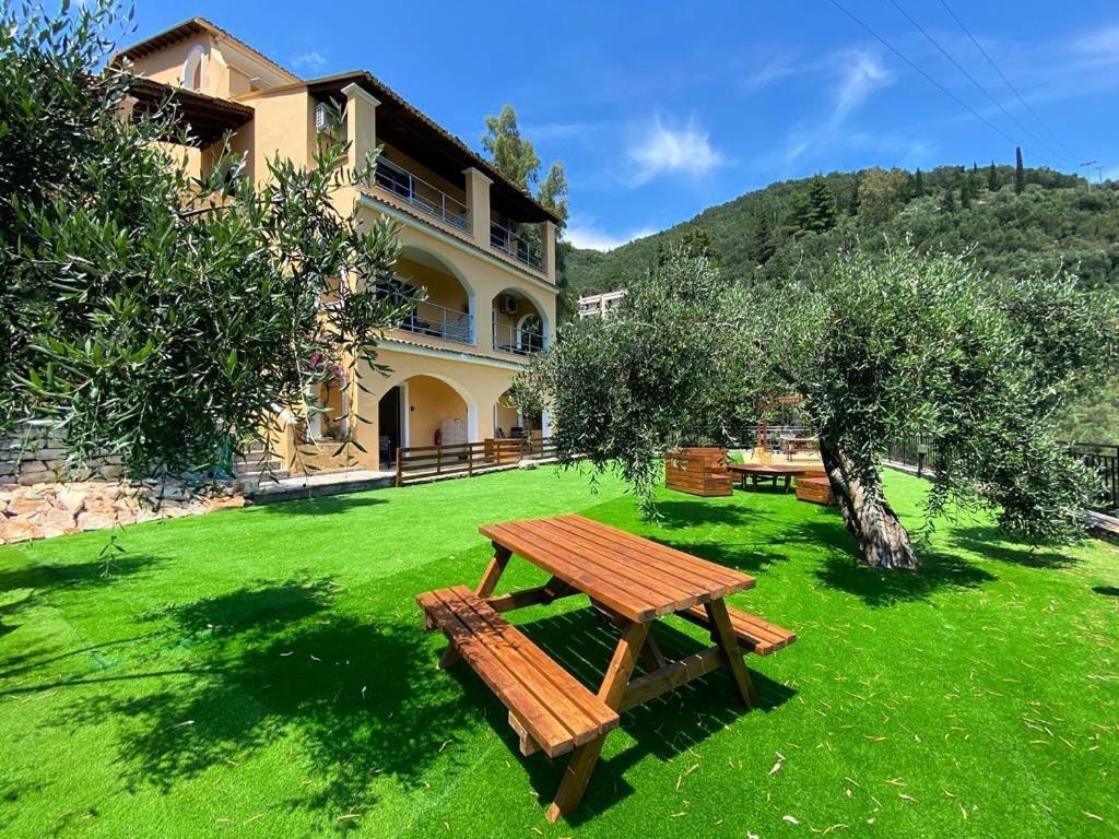 Silent Bay Apartments Katavolos Bagian luar foto