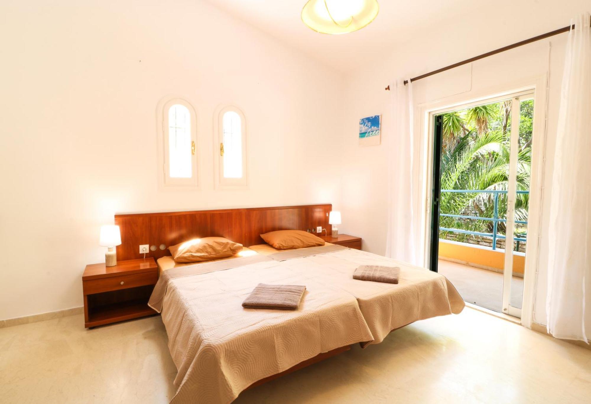 Silent Bay Apartments Katavolos Bagian luar foto