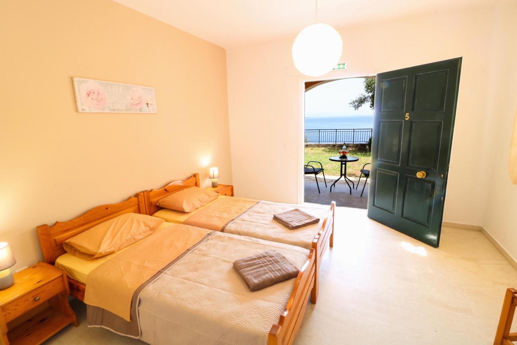 Silent Bay Apartments Katavolos Bagian luar foto