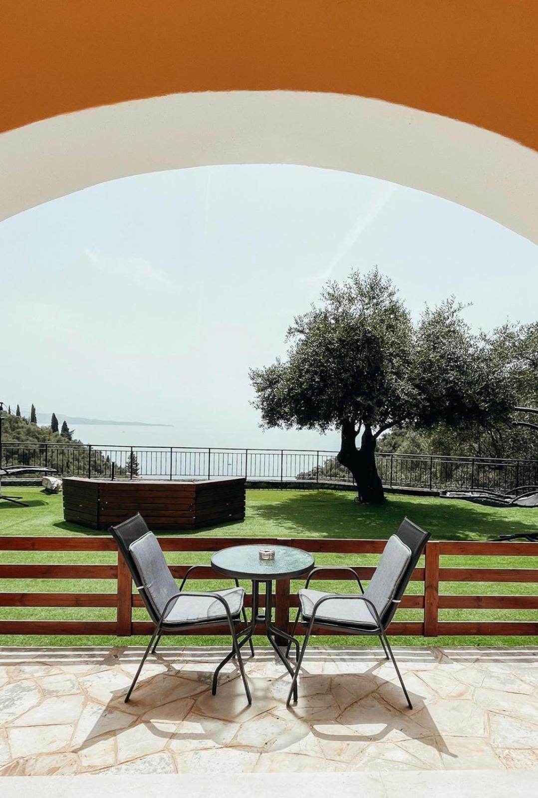 Silent Bay Apartments Katavolos Bagian luar foto