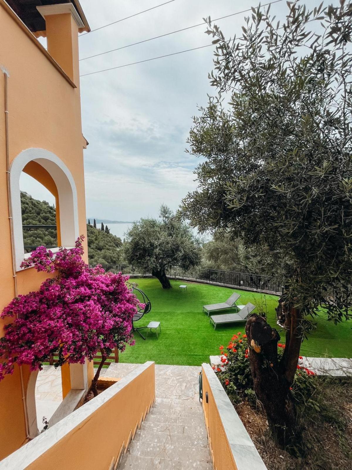 Silent Bay Apartments Katavolos Bagian luar foto